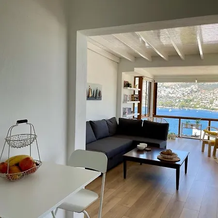 Dream House Apartment